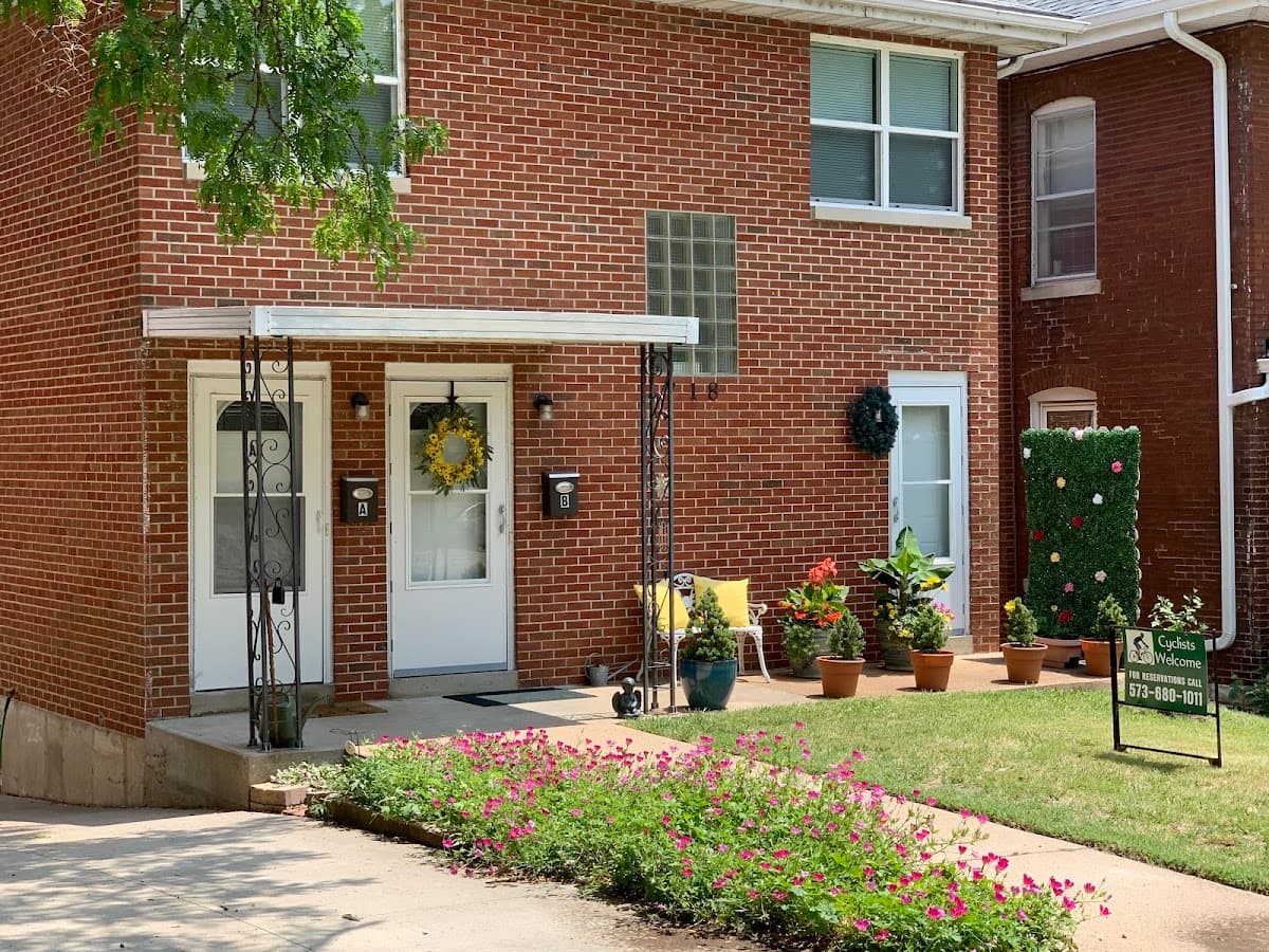 Katy Trail Cottage, Hotel in Jefferson City