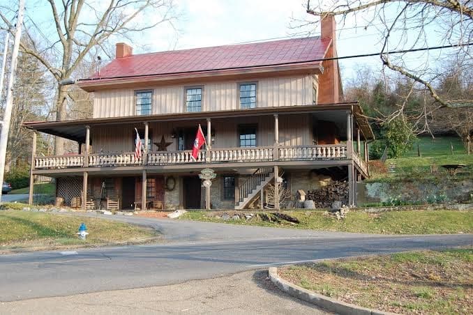 Hawley House Bed & Breakfast, Bed & Breakfast in Jonesborough