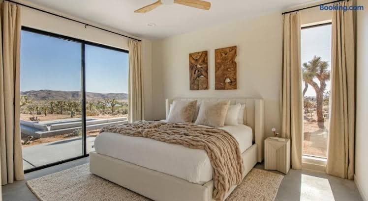 Pool - Spa - Fire pit - Views - BBQ - Bella Nova - Entire Place, Holiday Home in Joshua Tree