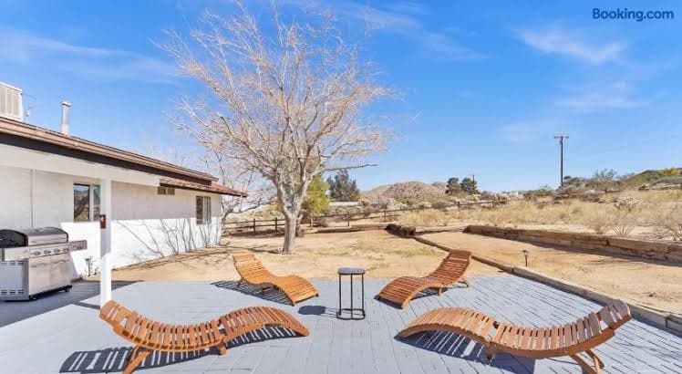 Shooting Star Lodge - Entire Place, Holiday Home in Joshua Tree