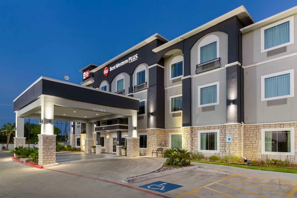 Best Western Plus Pleasanton Hotel, Hotel in Jourdanton