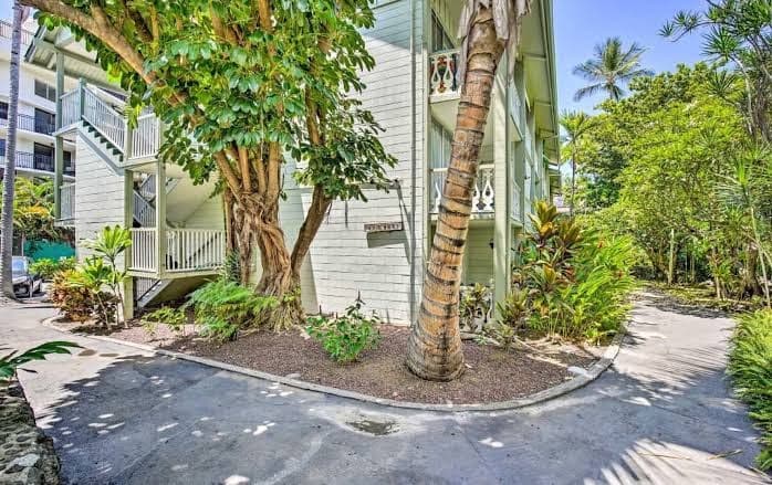 Vacation Condos in Kona, Hotel in Kailua-Kona