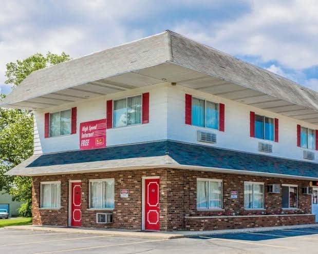 Econo Lodge Kalkaska, Hotel in Kalkaska