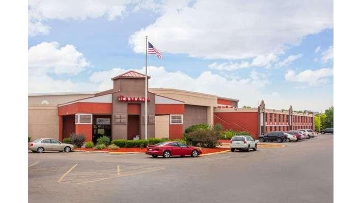 Ramada by Wyndham Kearney, Hotel in Kearney