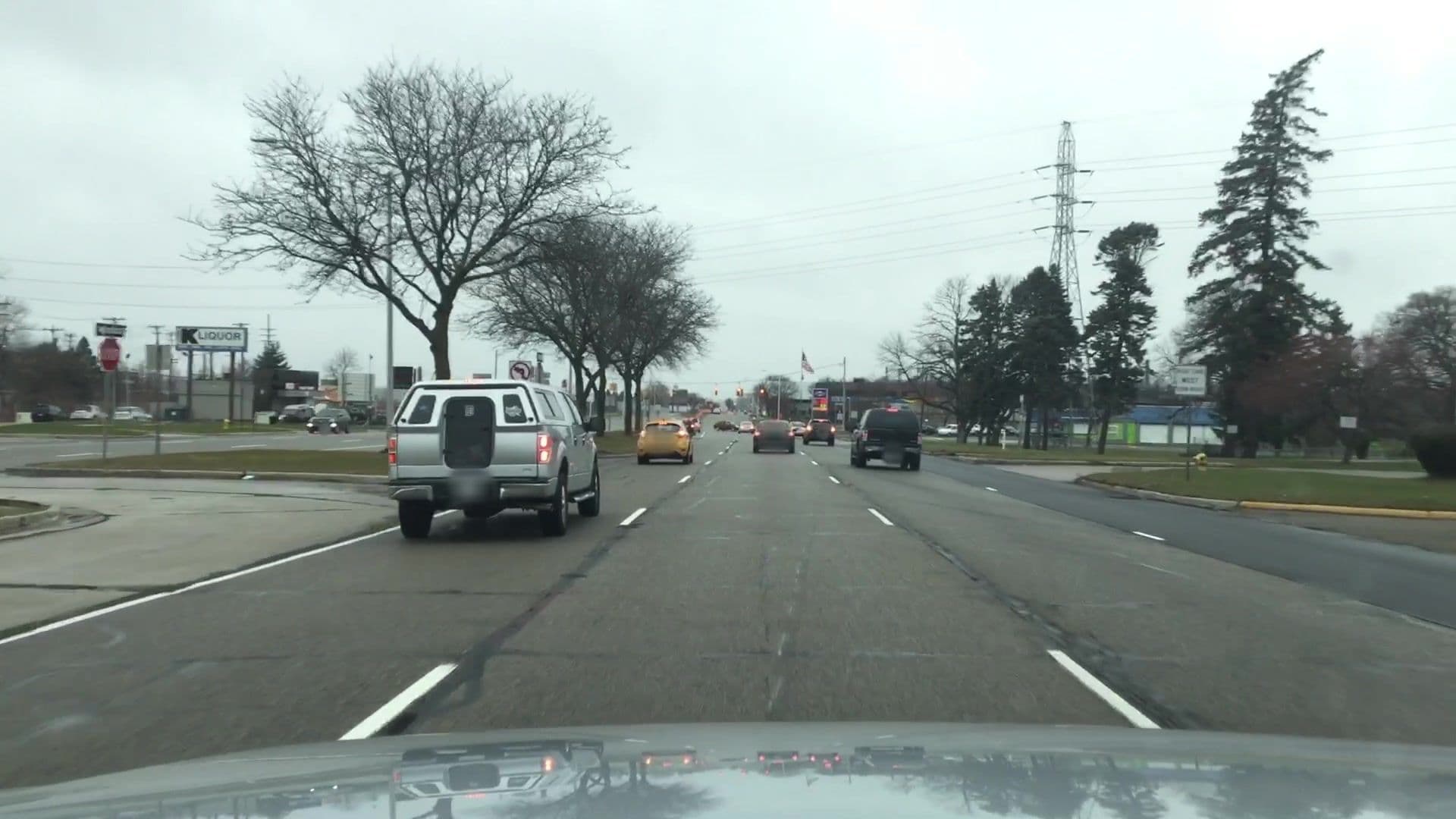 Street view near Woodward Stay, Pontiac — © lvl5 (CC BY-SA · Mapillary)