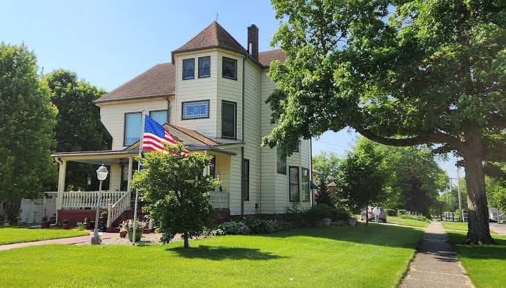 Aunt Daisy's Bed & Breakfast, Bed & Breakfast in Kewanee
