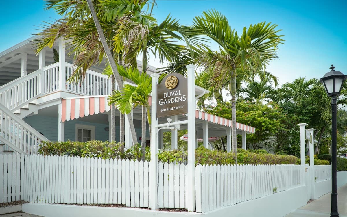 The Guesthouses at Southernmost Beach Resort – Duval Gardens Bed and Breakfast, Hotel in Key West