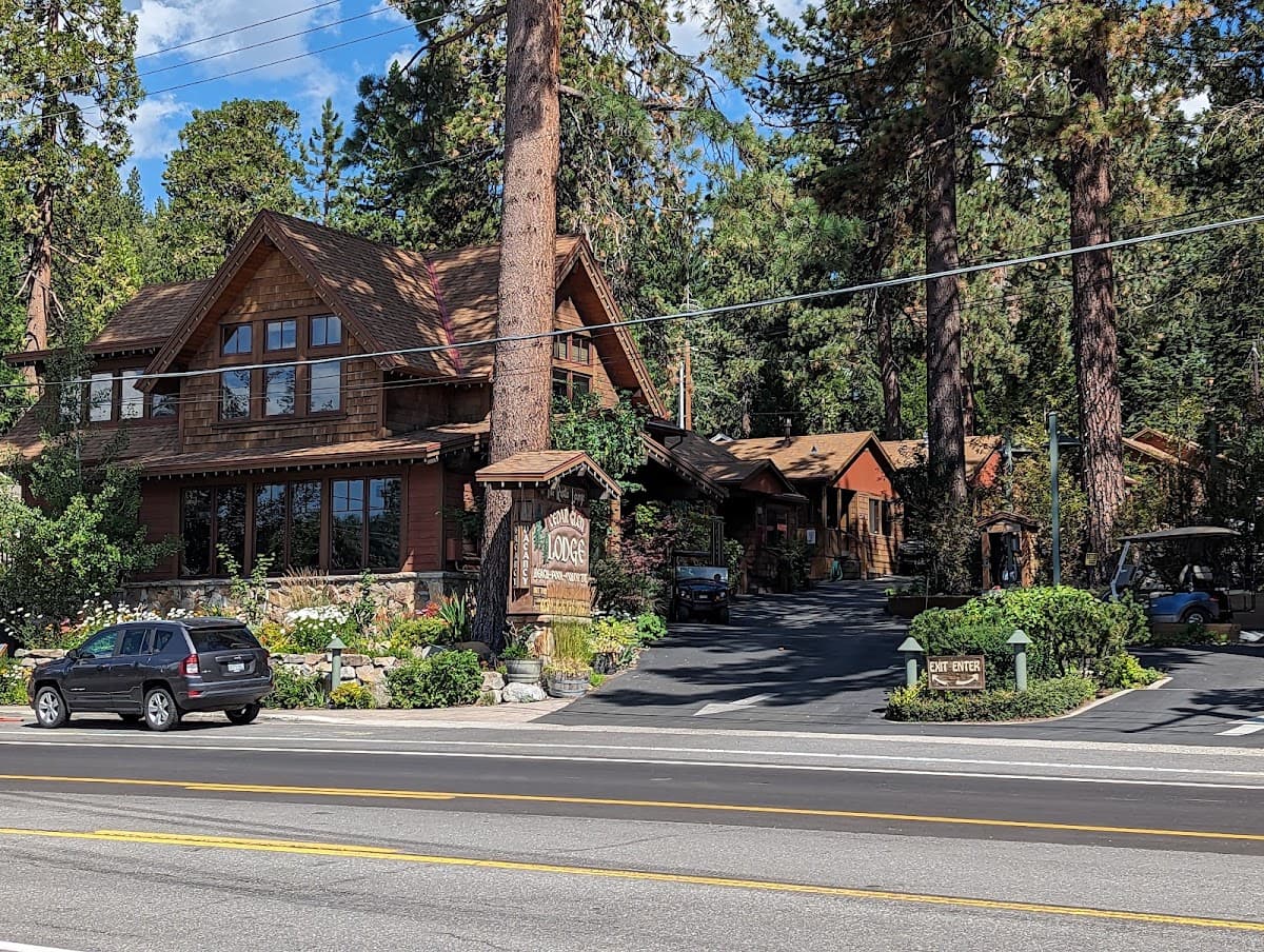 Rustic Cottage Resorts, Hotel in Tahoe Vista