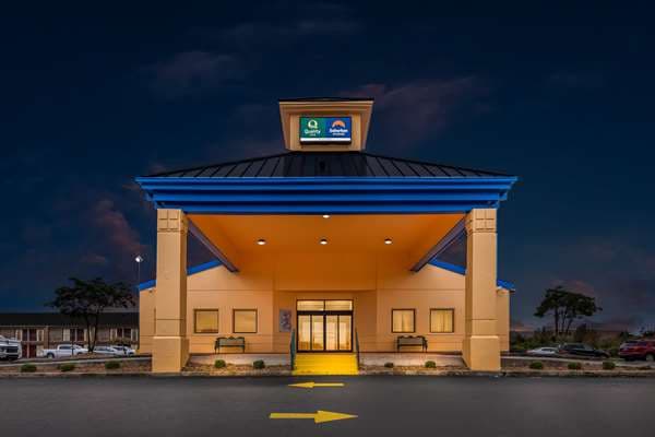 Suburban Studios Mason Near Kings Island, Aparthotel in Kings Mills