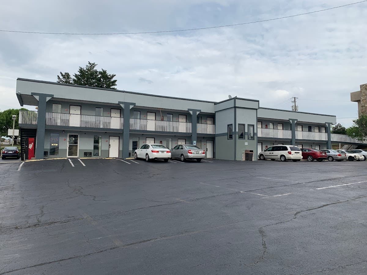 Royal & Inn Suite, Motel in Knoxville