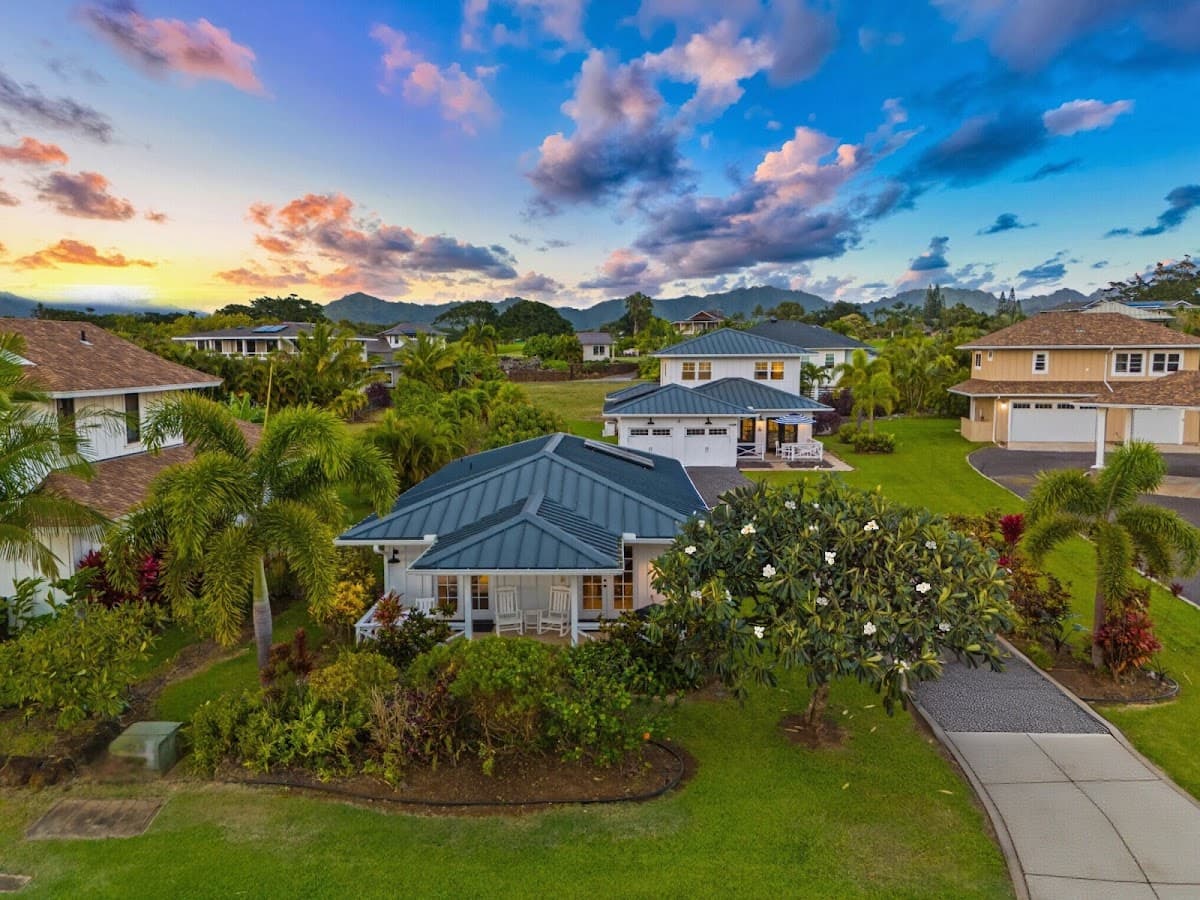 Kauai Farmhouse Vacation Rental, Hotel in Koloa-Poipu