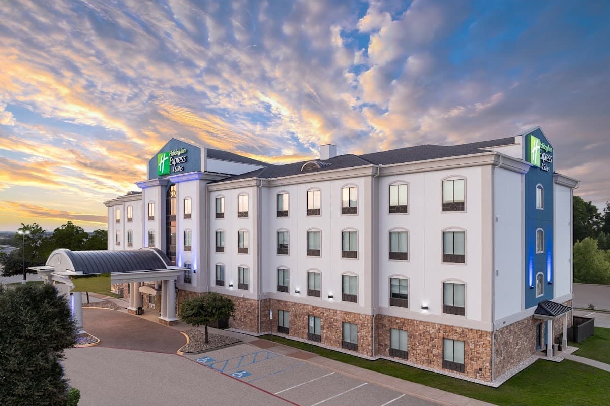 Holiday Inn Express & Suites Denton North by IHG, Hotel in Denton