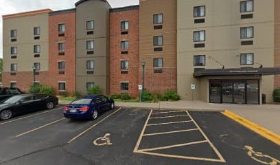 Candelwoods, Hotel in North La Crosse