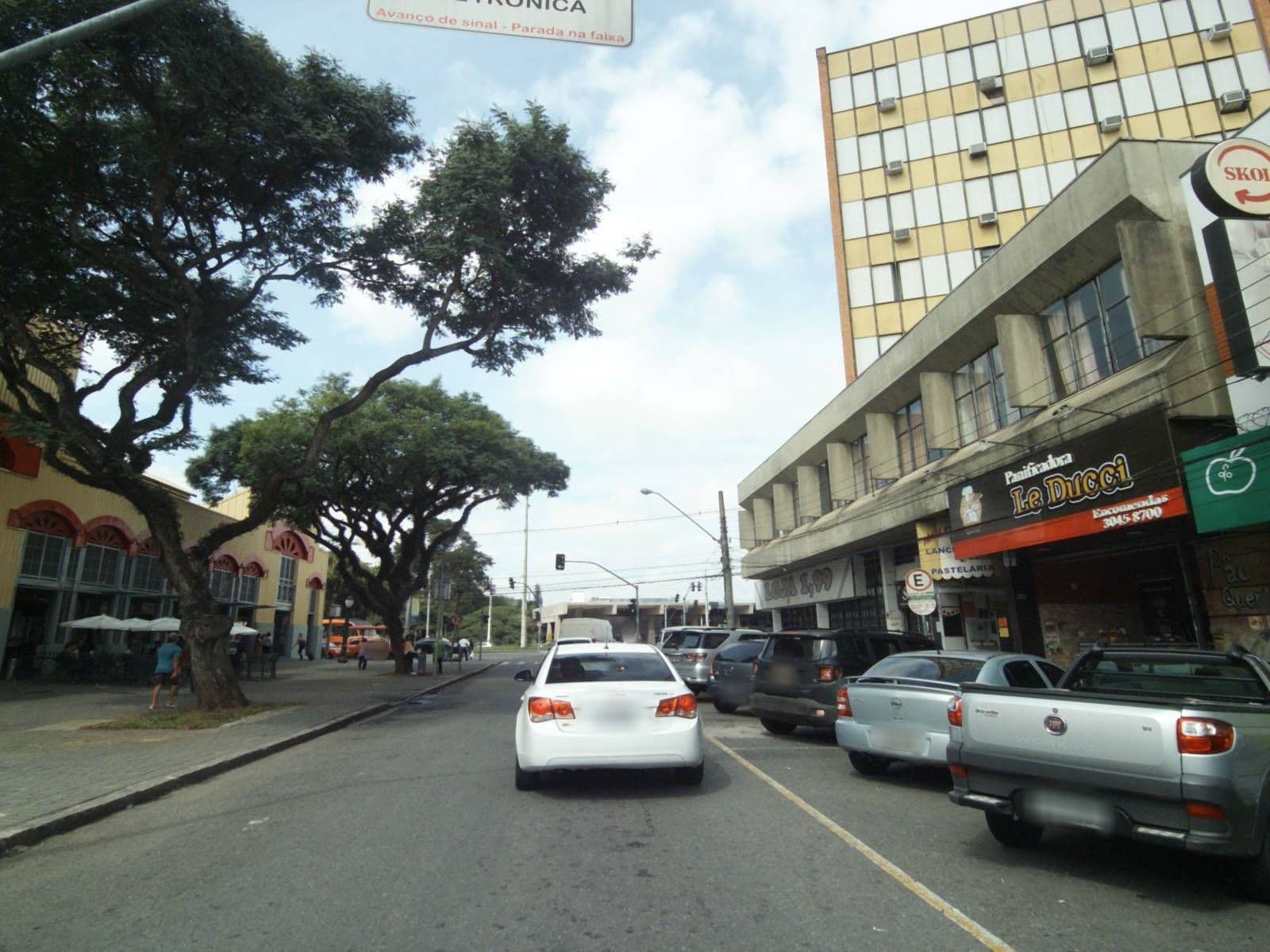 Street view near Hotel Itamaraty, Curitiba — © projevias (CC BY-SA · Mapillary)