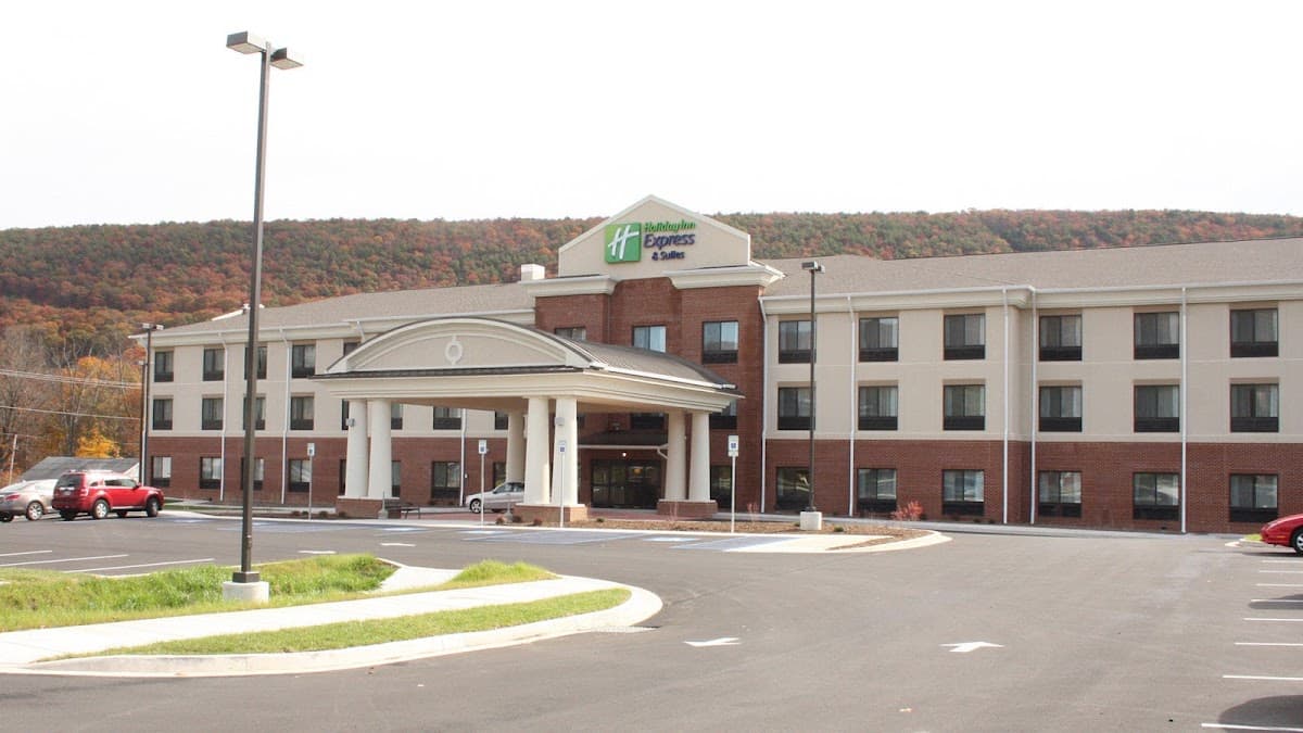 Holiday Inn Express & Suites Cumberland - la Vale by IHG, Hotel in La Vale