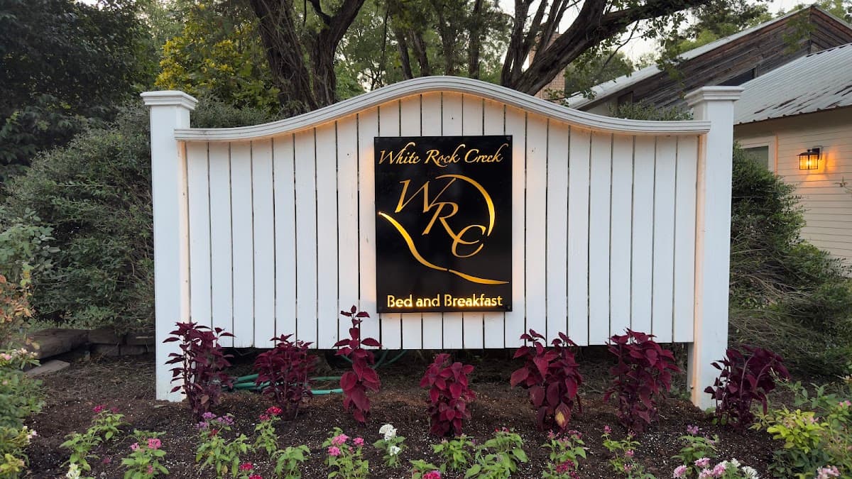 Bed and Breakfast on White Rock Creek, Bed & Breakfast in Lacy-Lakeview