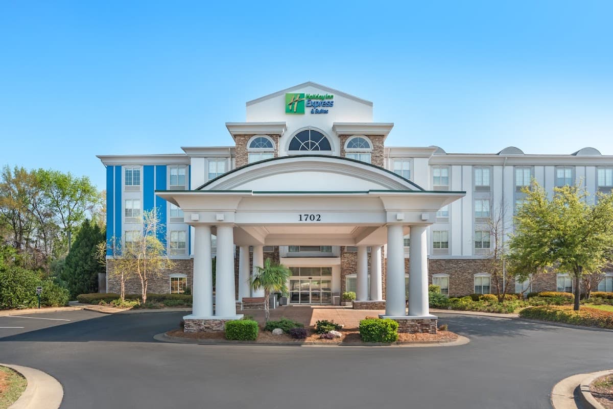 Holiday Inn Express & Suites Phenix City - Ft. Benning by IHG, Hotel in Phenix City