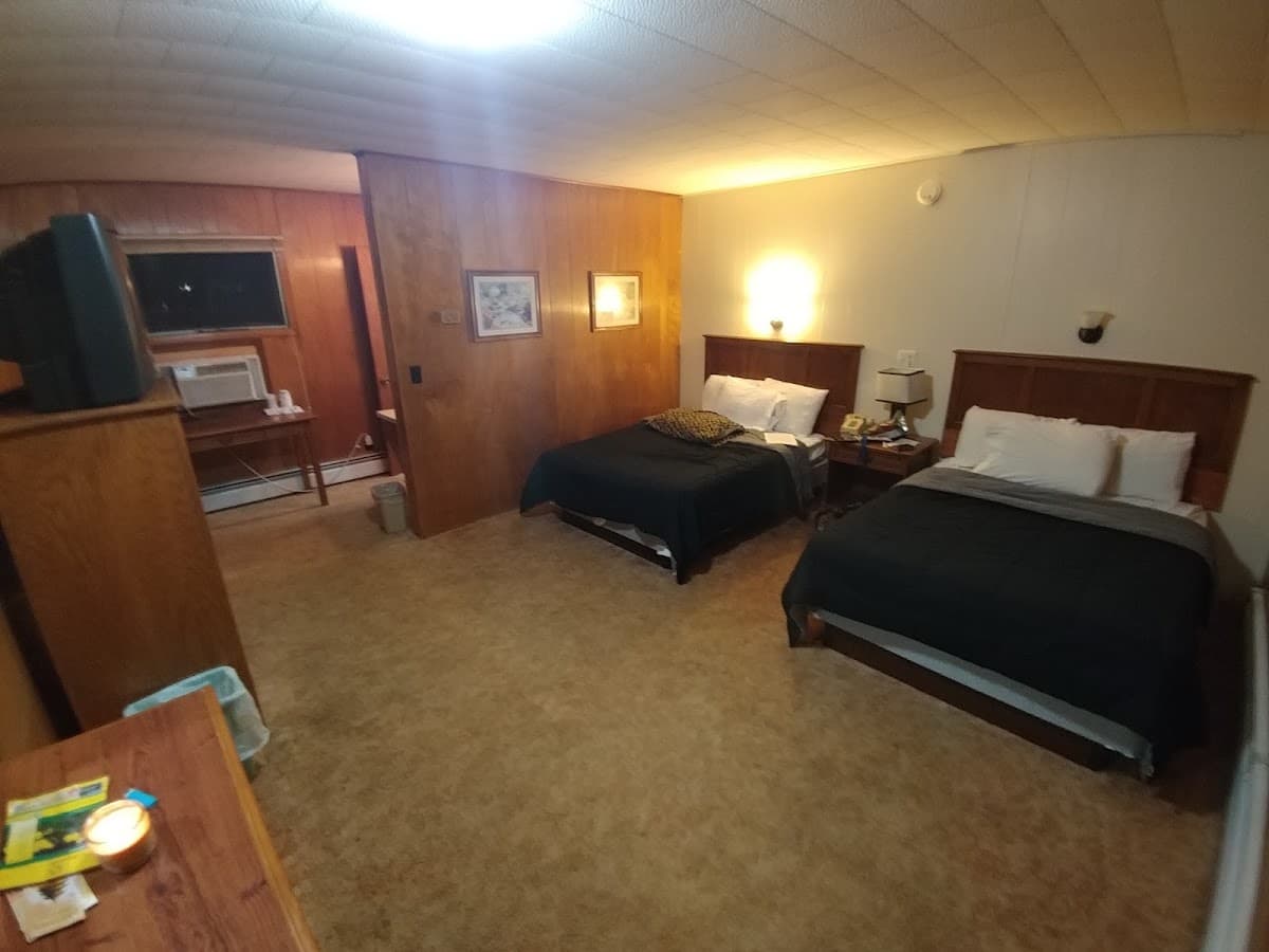 Hi-Way 8 Motel, Motel in Ladysmith