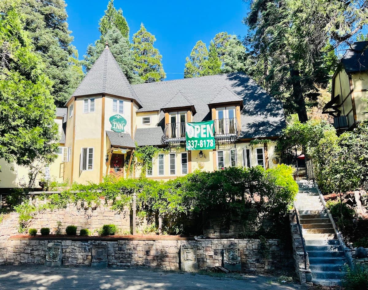 Fleur De Lac European Inn, Bed & Breakfast in Lake Arrowhead