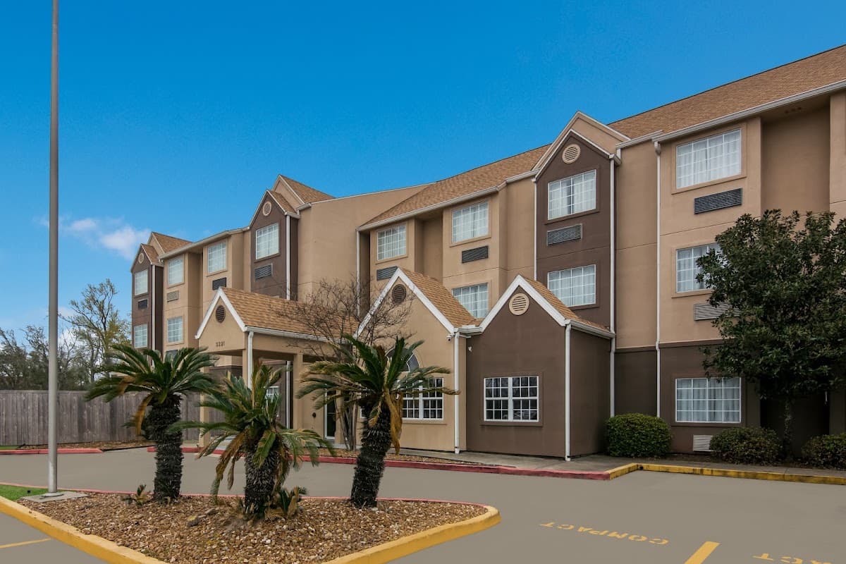 Americas Best Value Inn & Suites Lake Charles at I-210 Exit 5, Hotel in Lake Charles