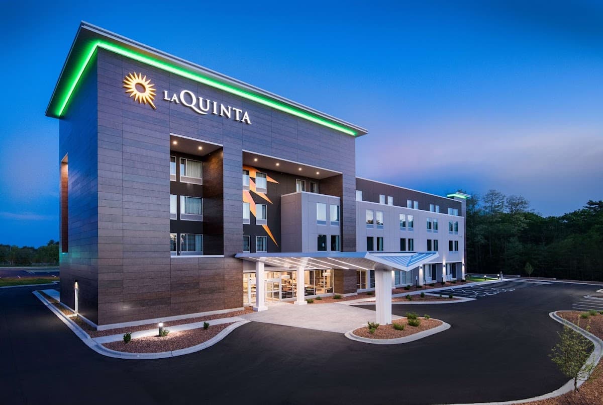 La Quinta Inn & Ste by Wyndham Wisconsin Dells- Lake Delton, Hotel in Lake Delton