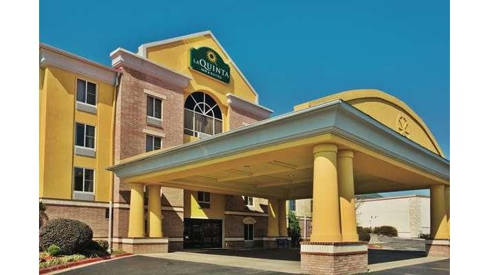 La Quinta Inn & Suites by Wyndham Hot Springs, Hotel in Lake Hamilton
