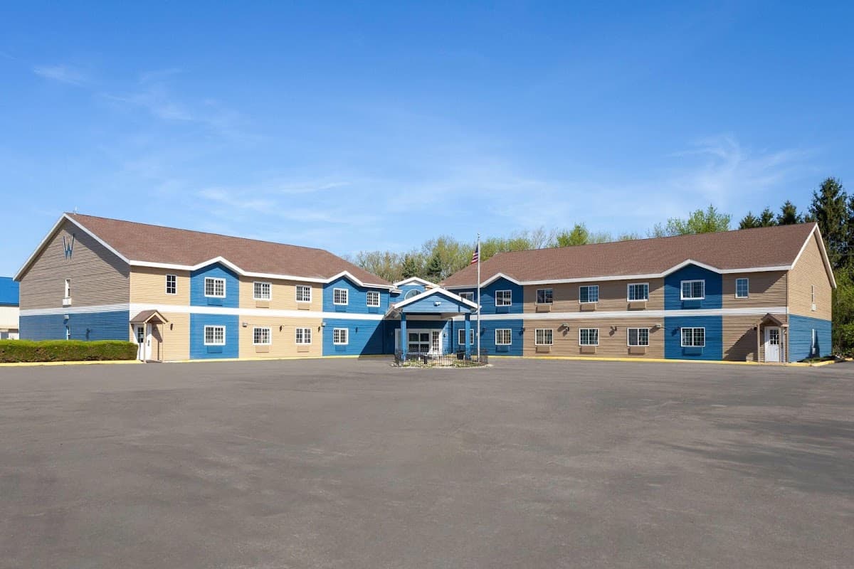 AmericInn by Wyndham Lake Mills, Hotel in Lake Mills