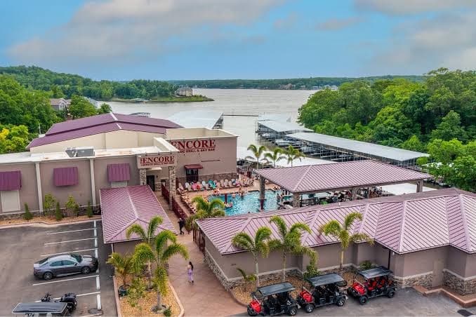 The Lodge at Port Arrowhead, Hotel in Lake Ozark