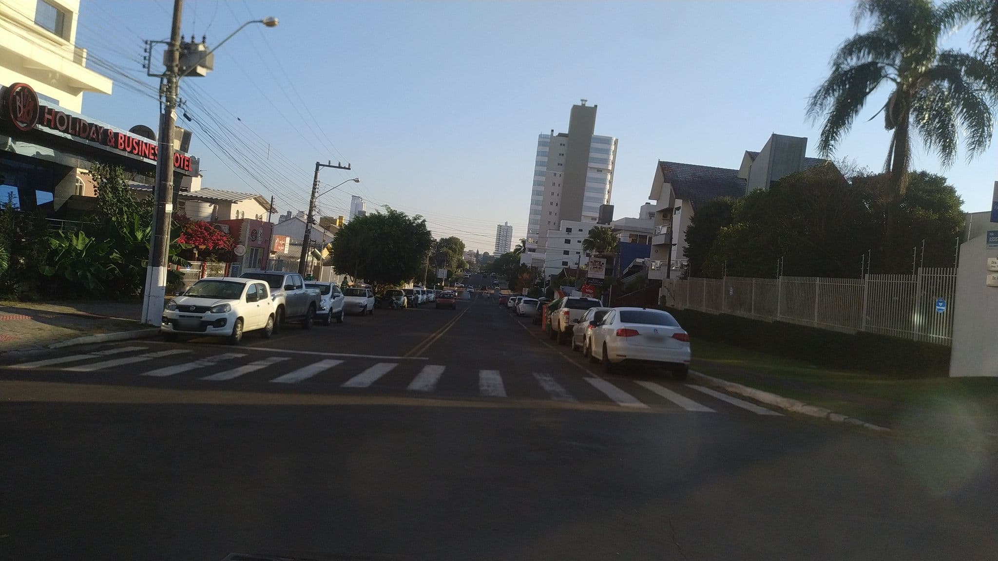 Street view near Holiday & Business Hotel, Chapecó — © dclarks (CC BY-SA · Mapillary)