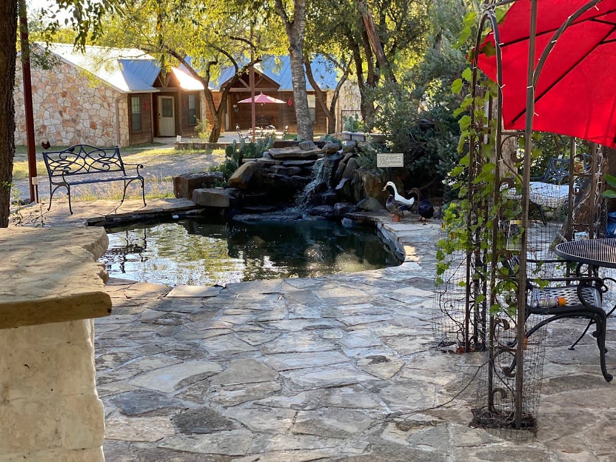 The Roost Weddings & Hill Country Getaway, Resort in Lakehills