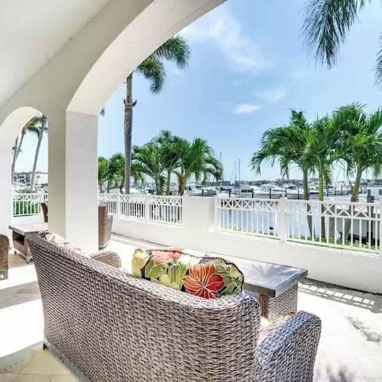 Resort Style Living 5 minutes from the beach, Resort in Lantana