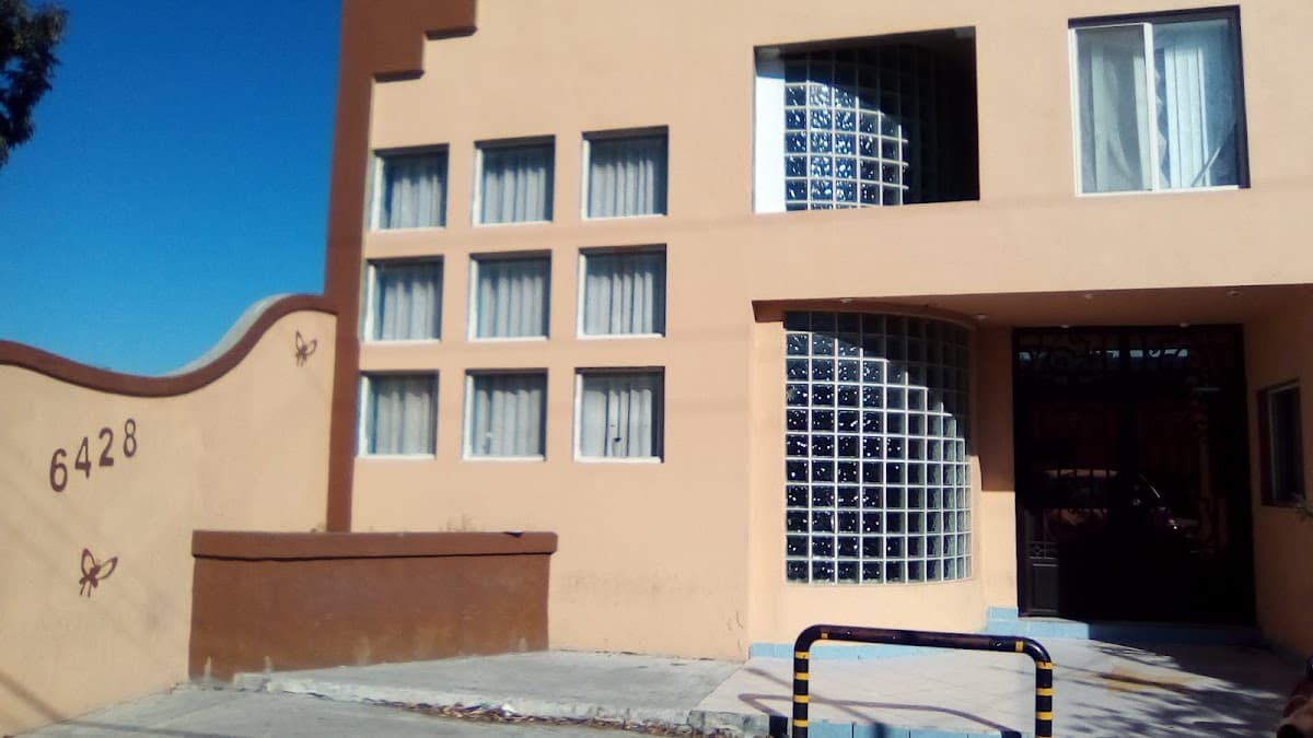 Hotel Mina Maeva, Hotel in Laredo
