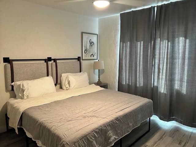 Fabulous 4-bedroom house with 1-bedroom guest house in Downtown Las Vegas, Guesthouse in Las Vegas