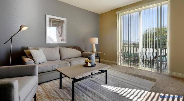 Landing - Modern Apartment with Amazing Amenities (ID8572X47) - Apartment, Hotel in Paradise