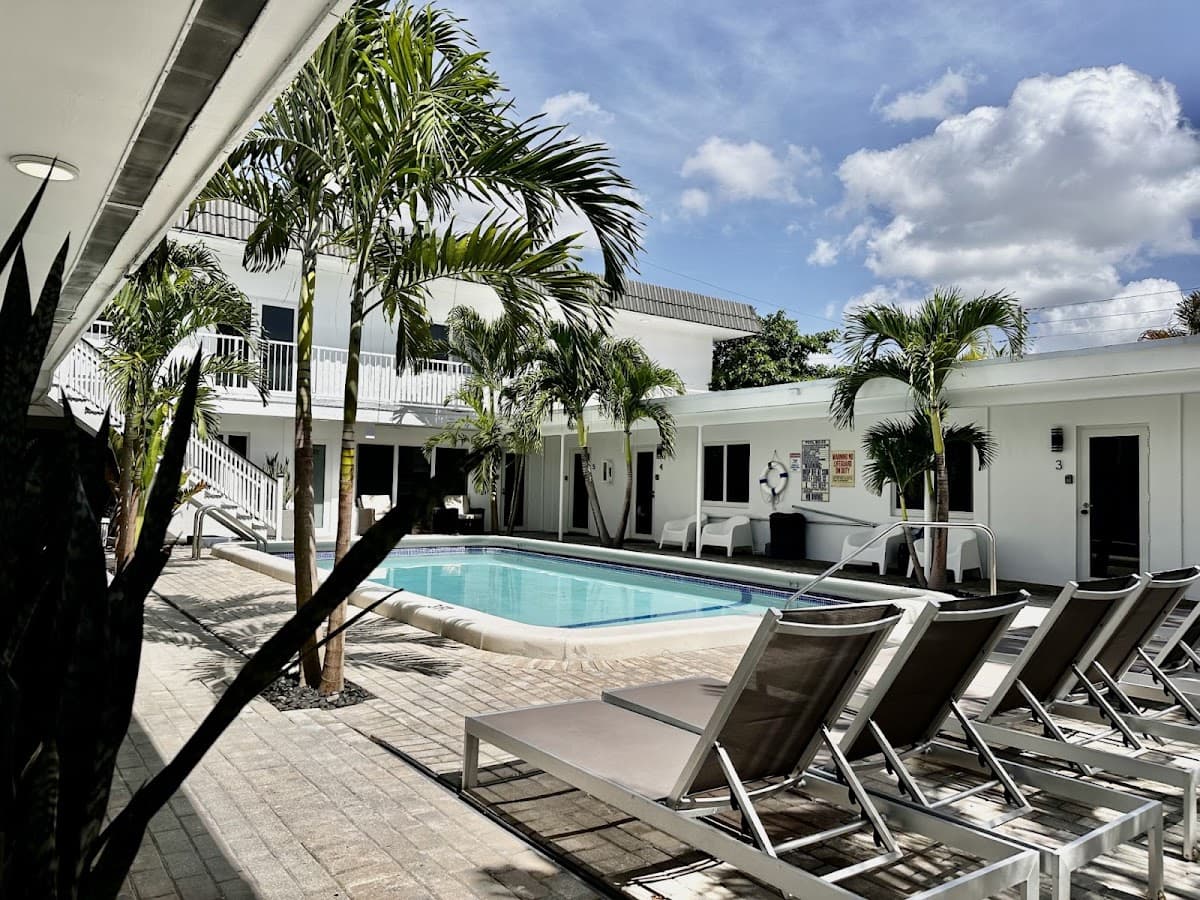 Sapphire by the Sea, Resort in Lauderdale-by-the-Sea