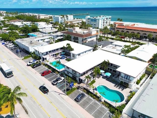 Blue Strawberry by the Sea, Resort in Lauderdale-by-the-Sea