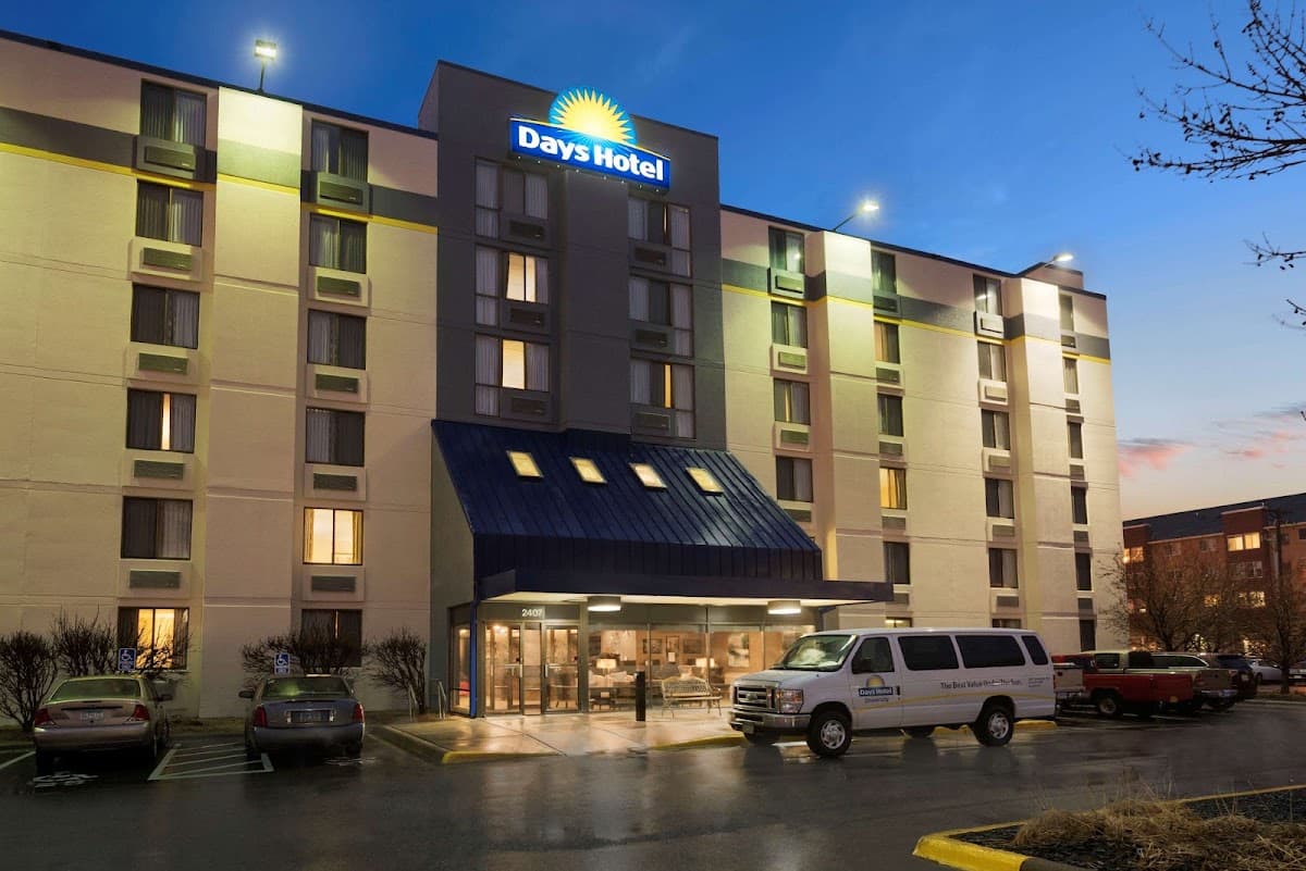 Days Hotel by Wyndham University Ave SE, Hotel in Lauderdale