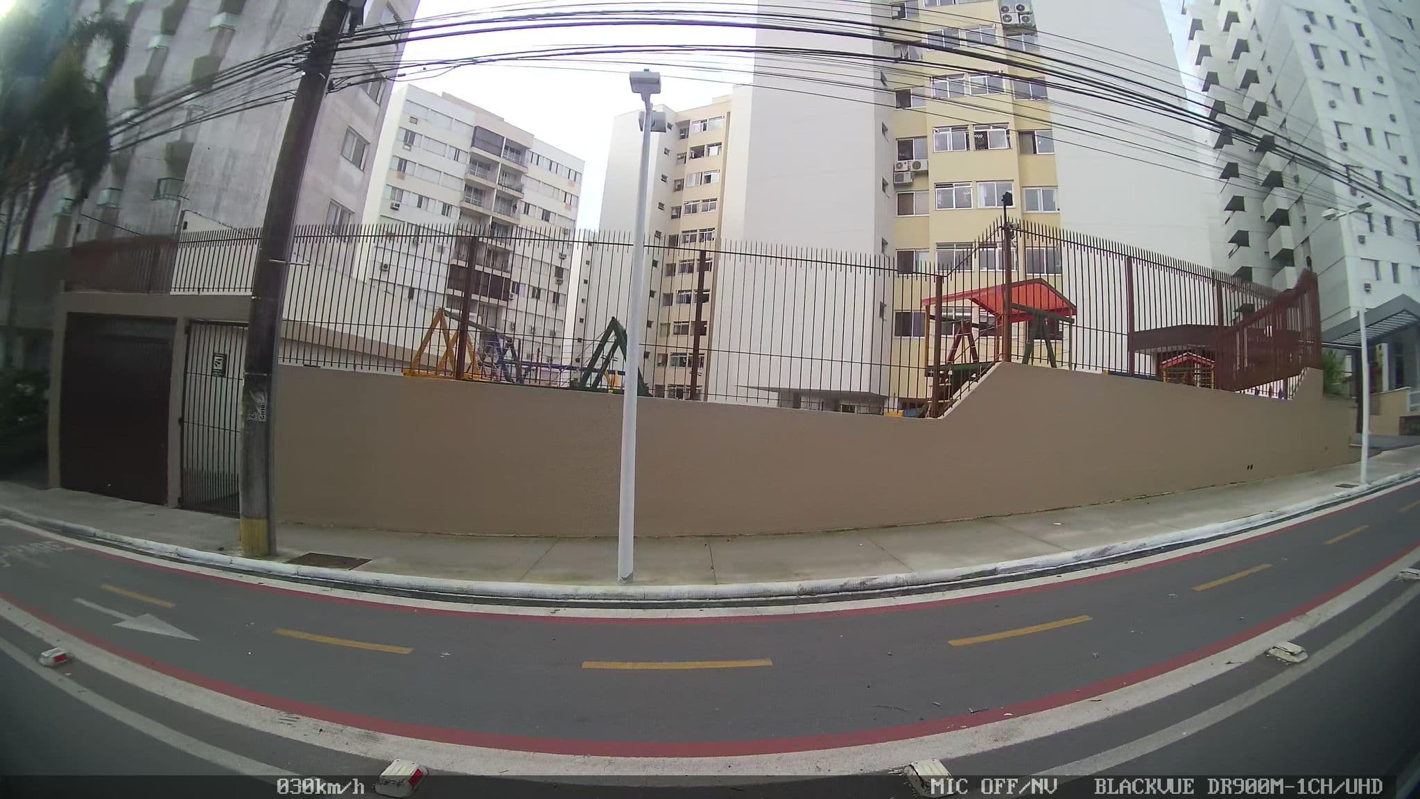 Street view near Hotel Deville Express, Florianópolis — © kaart5 (CC BY-SA · Mapillary)