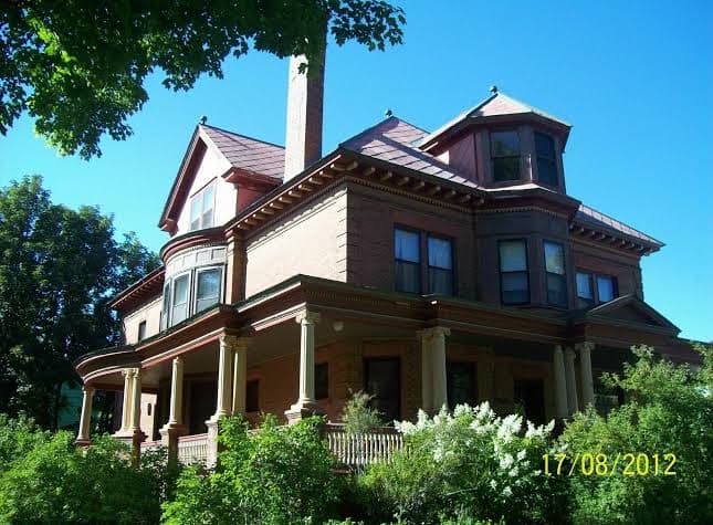 Victorian Hall B and B, Bed & Breakfast in Laurium