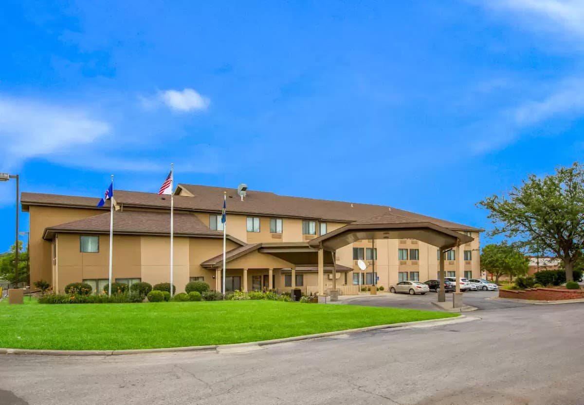 Quality Inn & Suites Lawrence - University Area, Hotel in Lawrence
