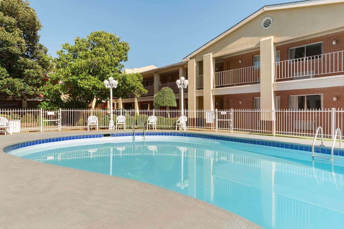Days Inn by Wyndham Lawton, Hotel in Lawton