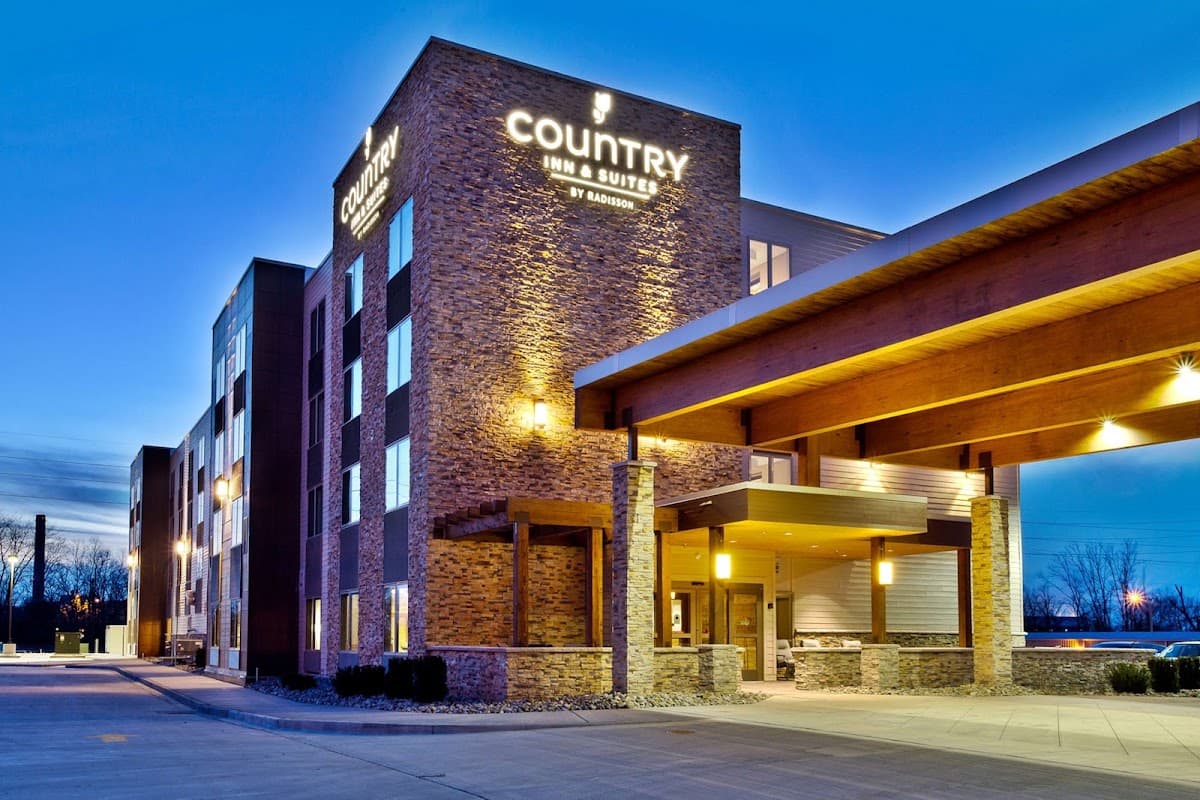 Country Inn & Suites by Radisson, Springfield Southeast, Hotel in Southern View