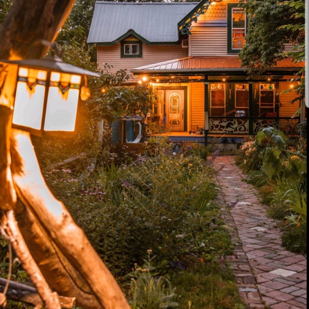 The Tranquil Dragonfly, Hotel in Leland Grove