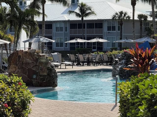STEPS AWAY FROM THE POOL & AMENITIES. Spacious 2 bdr Lely Resort condo Naples FL, Resort in Lely Resort