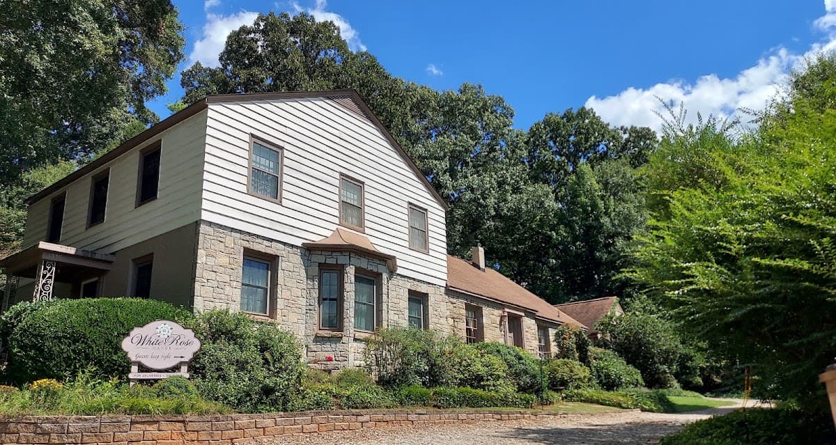 White Rose Manor Bed and Breakfast, Hotel in Lincolnton