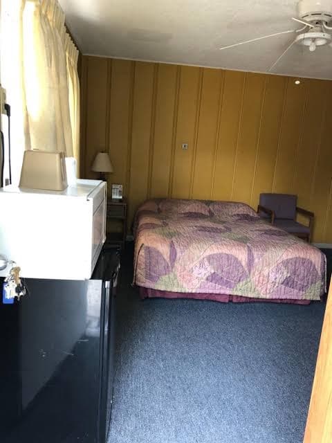 Coronado West Motel - Budget Double or Twin Room, Motel in Lindsborg