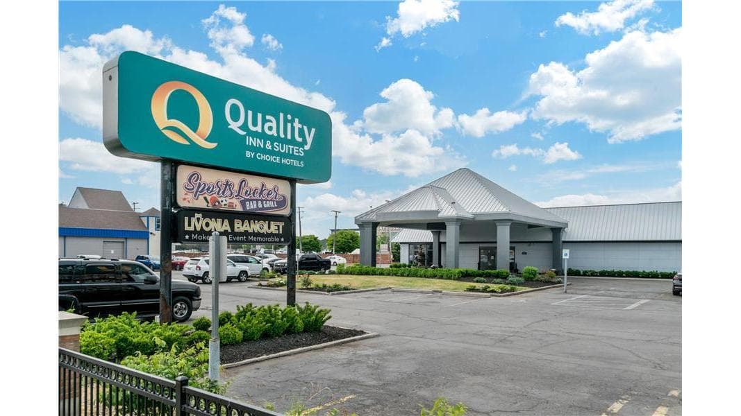 Quality Inn & Suites Banquet Center, Hotel in Livonia
