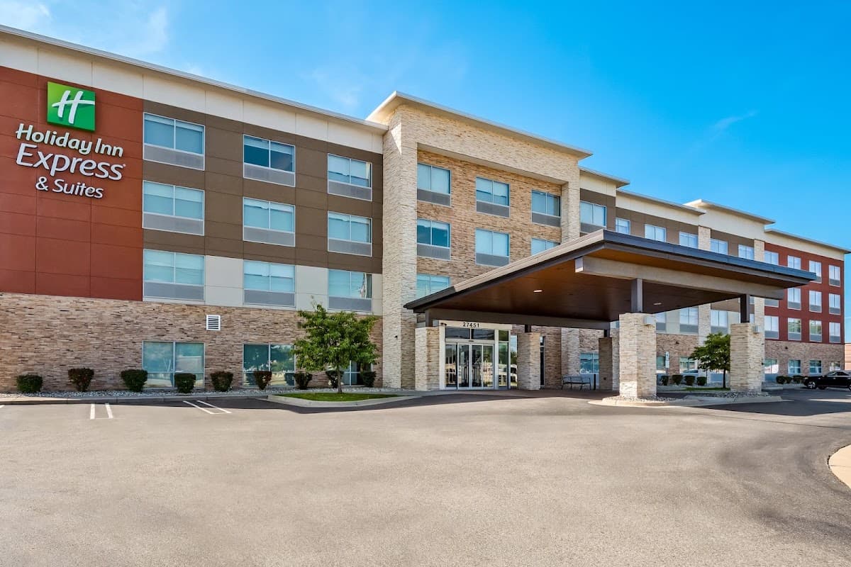 Holiday Inn Express & Suites Detroit Northwest - Livonia by IHG, Hotel in Redford