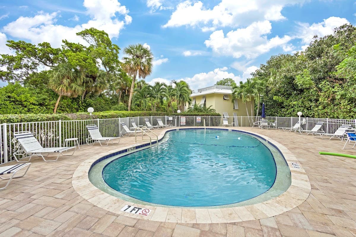 Salty Air Retreat - Beach Castle - Longboat Key, FL, Resort in Longboat Key