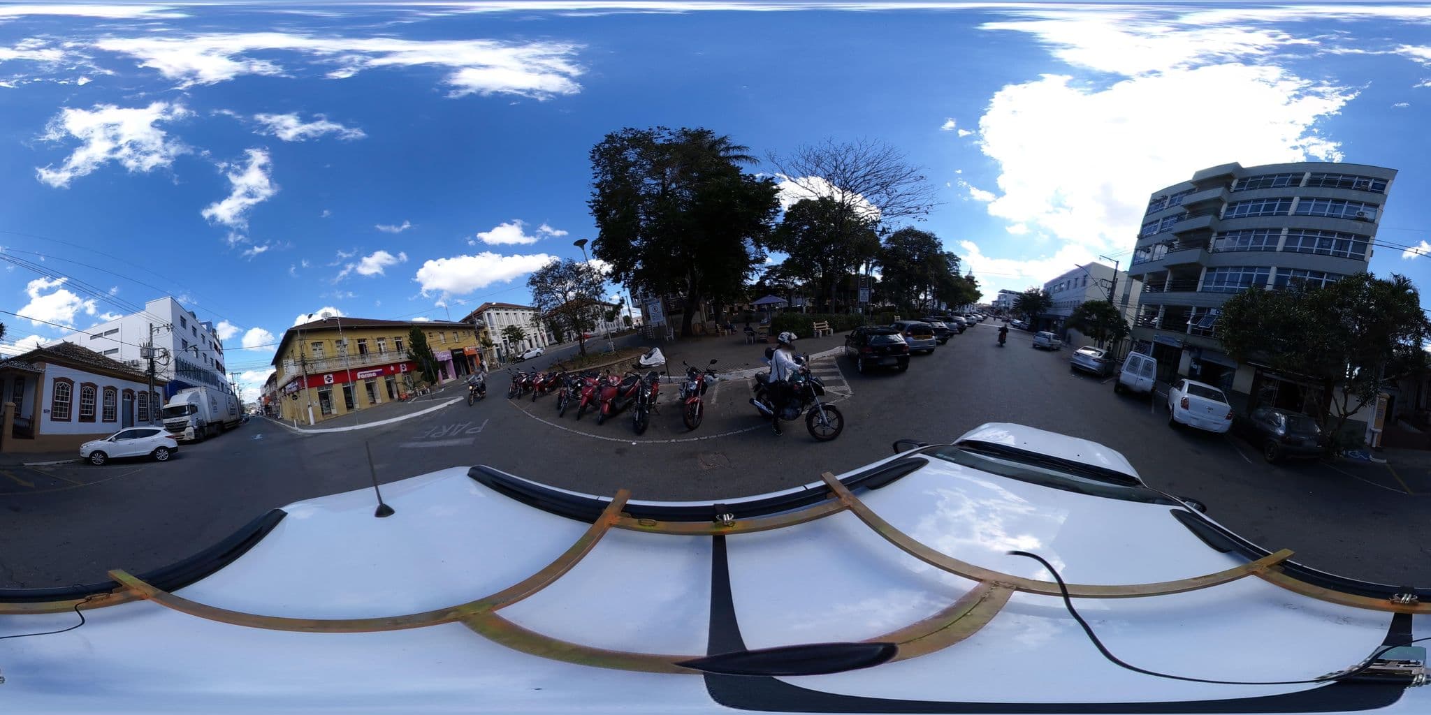 Street view near Hotel Bandeirante, Oliveira — © IGTECH (CC BY-SA · Mapillary)